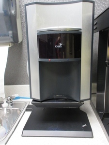 lot 42 image: OASIS PLUMBED HOT AND COLD COUNTERTOP WATER DISPENSER