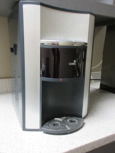 lot 45 image: OASIS PLUMBED HOT AND COLD COUNTERTOP WATER DISPENSER