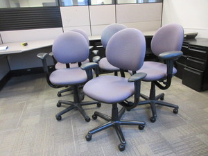 lot 974 image: STEELCASE CRITERION CHAIRS