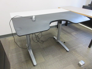 lot 203 image: LINAK HEIGHT ADJUSTABLE DESKTOP