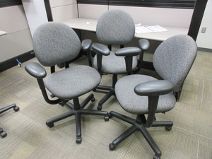 lot 975 image: STEELCASE CRITERION CHAIRS