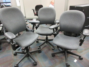 lot 984 image: STEELCASE LEAP ERGONOMIC, ADJUSTABLE OFFICE CHAIRS