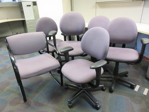 lot 985 image: STEELCASE MIXED USE CHAIRS