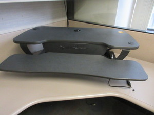 lot 214 image: VERSADESK POWER PRO MOTORIZED SIT STAND DESK CONVERTER