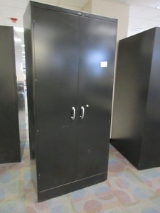 lot 708 image: ALL STEEL METAL STORAGE CABINET