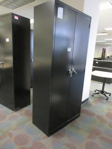 lot 709 image: METAL, 2 DOOR STORAGE CABINET