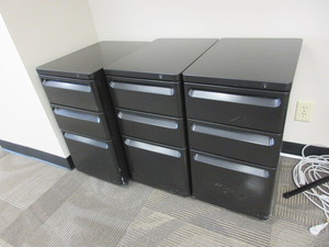 lot 458 image: HERMAN MILLER, FREESTANDING, PEDESTAL FILES