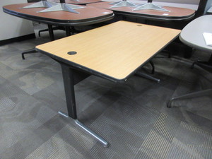 lot 623 image: HERMAN MILLER PERSONAL WORK STATION