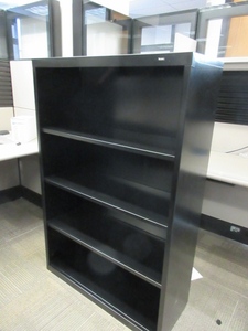 lot 713 image: TENNSCO METAL BOOKSHELF