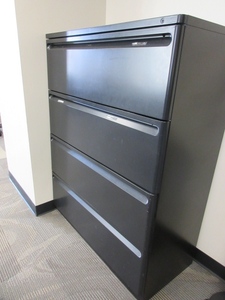 lot 475 image: HERMAN MILLER LATERAL FILE