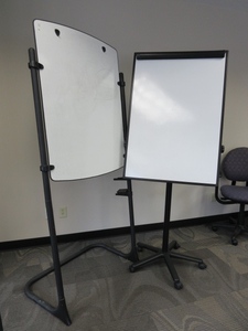 lot 127 image: QUARTET SHIHOUETTE AND PRESTIGE EASELS