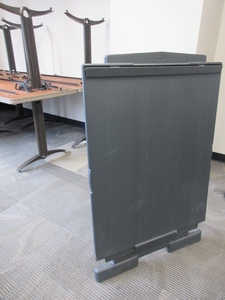 lot 128 image: QUARTET DURAMAX PRESENTATION EASEL