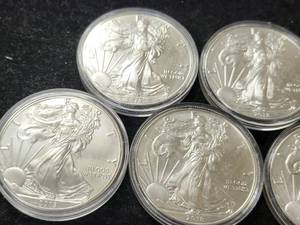 GROUP OF 5 AMERICAN SILVER EAGLES 2018 x 5