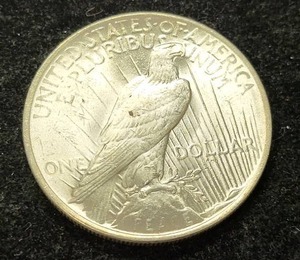 1922 US PEACE SILVER DOLLAR UNC