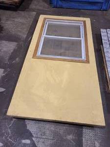lot 23 image: 8 x 4 Window Prop