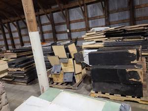 lot 33 image: 6 pallets of black props