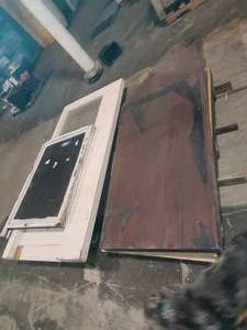 lot 58 image: 2 pallet contents Hinged door & window