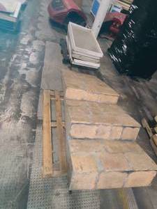 lot 61 image: Brick Rooftop slopes 85 x 31 and windows 48 x 25