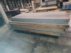 lot 66 image: Peach and silver backgrounds