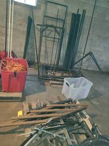 lot 95A image: Metal as shown