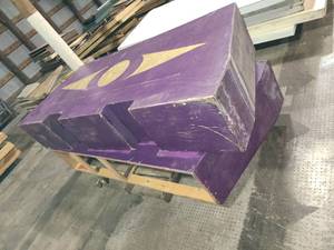 lot 163 image: purple and gold 8 tapered x 40