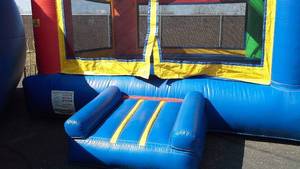 lot 1 image: Multi Color Castle Bounce House