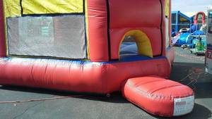 lot 2 image: 15X15 Hex Bounce House