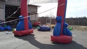 lot 3 image: Inflatable Arch Blow up