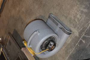 lot 11-92 image: Air Blower