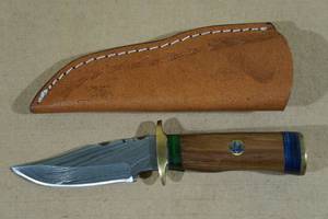 Handmade Damascus Style Blade Hunting Knife with Wood Handle