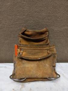 lot 27 image: CARPENTERS TOOL BELT & TOUGHBUILT TOOL BELT