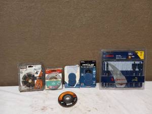 lot 30 image: ASSORTED GRINDER BLADES & SANDERS