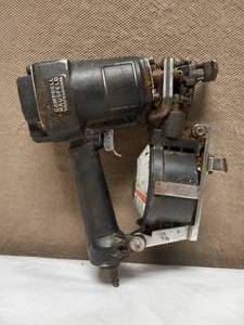 lot 48 image: CAMPBELL HAUSFELD PROFESSIONAL PNEUMATIC NAIL GUN