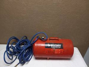 lot 51 image: HUSKY 11 GALLON AIR TANK