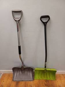 lot 96 image: 2 SHOVELS GREEN & GRAY