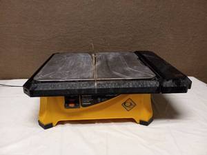 lot 98 image: QEP 650 XT WET TILE SAW