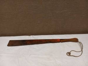 lot 104 image: CHOPPING MACHETE