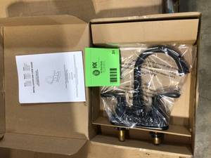 Deveral 4 in. Centerset 2-Handle High-Arc Bathroom Faucet in Matte Black not used see pictures