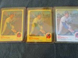 lot 5 image: 5. 3 1973 Topps Don Sutton Cards...