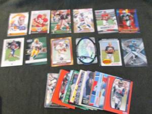 lot 26 image: 26. 50 Football Insert Cards...