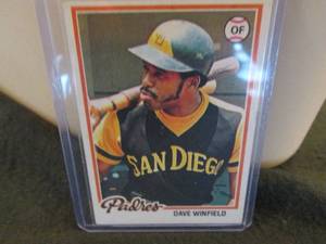 lot 129 image: 129. 1979 Topps Dave Winfield Card...