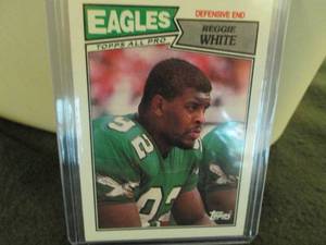 lot 147 image: 147. 1987 Topps Reggie White Card...