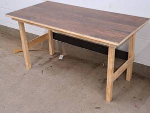 lot 95 image: 4 Wood Table