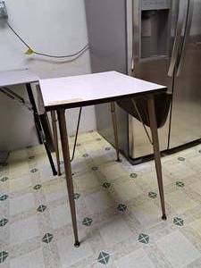 lot 84 image: Dining Table with Extendable Sides