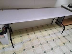 lot 86 image: 6 Folding Table