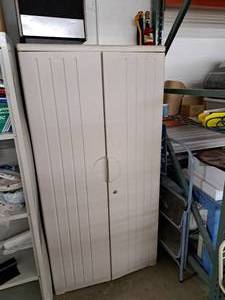 lot 91 image: Plastic Storage Cabinet 4-tier