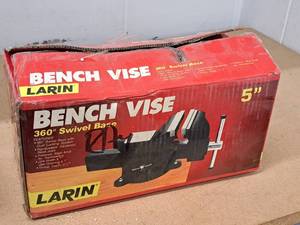 lot 112 image: Larin 5 360 Swivel Base Bench Vise (in original box)