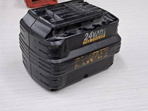 lot 311 image: DeWalt DW0242 24V Fan Cooled Cordless Tool Battery