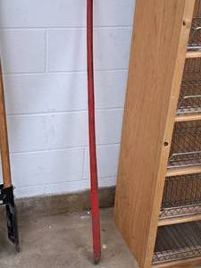 lot 331 image: 58 Pry Bar
