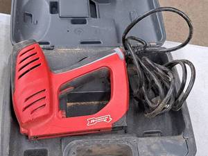 lot 325 image: Arrow ET50 R.E.D. Professional Electric Staple Gun